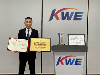 Mr. Hiroshi Hiranuma (President of KWE China)